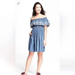 XHILARATION BLUE CHAMBRAY OFF SHOULDERS EMBROIDERED BOHO MINI DRESS SIZE L